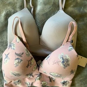 Soft wirefree bras